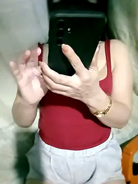 Snapshot of LalayCii chatting on 9, 11, 2025 LalayCii online show from 9, 11, 2025