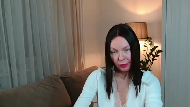 LittleNicolee online show from 17, 2, 2026