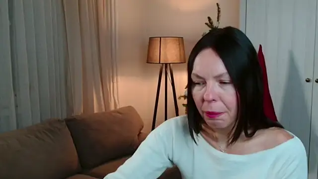 LittleNicolee online show from 20, 12, 2025