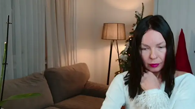 LittleNicolee online show from 17, 12, 2025