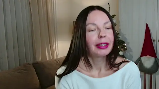 LittleNicolee online show from 19, 12, 2025