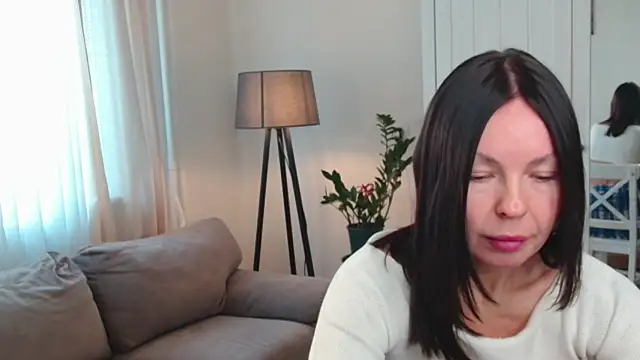 LittleNicolee online show from 12, 1, 2026