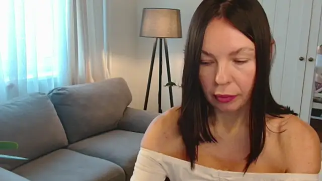 LittleNicolee online show from 21, 11, 2025