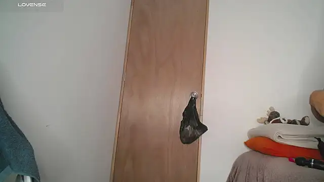 Snapshot of Miranda_kim_ chatting on 2, 11, 2025 Miranda kim online show from 2, 11, 2025