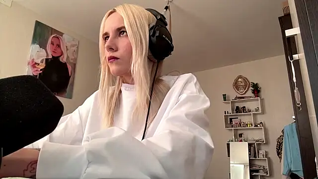 LinaGoodG online show from 13, 10, 2025