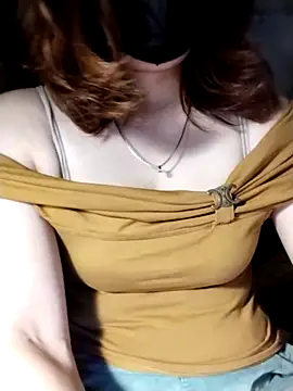 YiyinLy online show from 31, 10, 2025