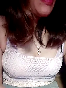 YiyinLy online show from 14, 2, 2026