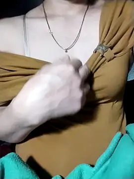 YiyinLy online show from 7, 11, 2025