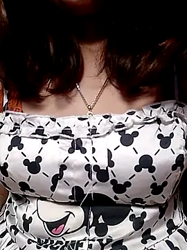 YiyinLy online show from 6, 2, 2026