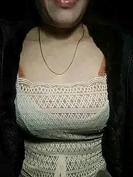 YiyinLy online show from 16, 12, 2025