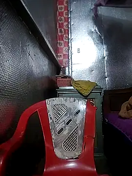 YiyinLy online show from 3, 12, 2025