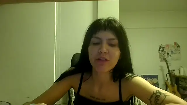 miapink33 online show from 4, 12, 2025