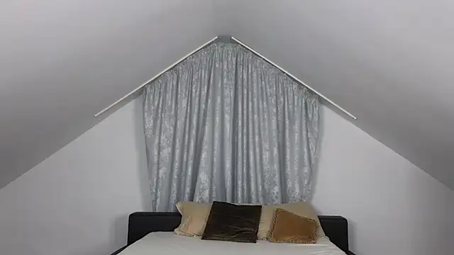 Snapshot of TenderSin chatting on 23, 10, 2025 TenderSin online show from 23, 10, 2025