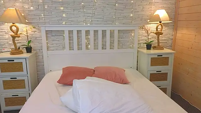 Soft Lilly online show from 9, 2, 2026