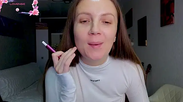 Amy  Leee  online show from 23, 10, 2025