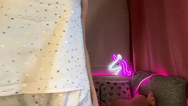 cutetella online show from 10, 3, 2026