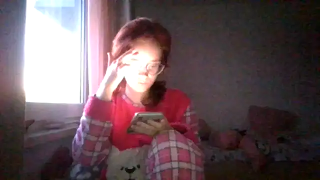 LuckySLove online show from 6, 4, 2026