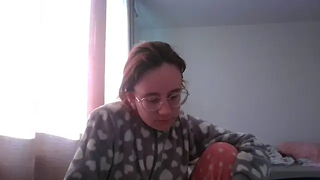 Snapshot of LuckySLove chatting on 28, 5, 2026 LuckySLove online show from 28, 5, 2026