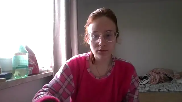 LuckySLove online show from 5, 4, 2026