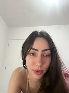 Snapshot of Baby_Mia_pires chatting on 14, 10, 2025 Baby Mia pires online show from 14, 10, 2025