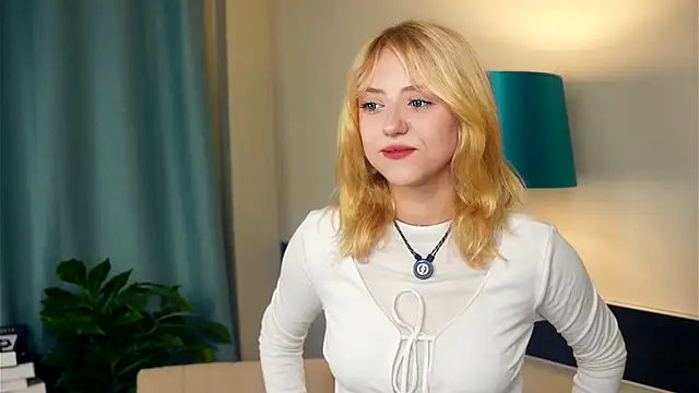 Snapshot of CythiaAbele chatting on 14, 10, 2025 CythiaAbele online show from 14, 10, 2025
