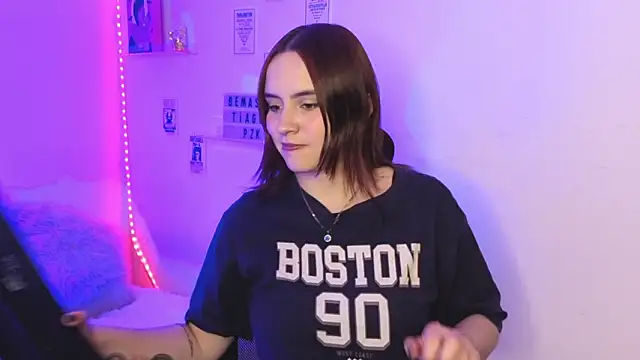 Emily Lindey online show from 4, 3, 2026