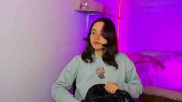 Emily Lindey online show from 29, 11, 2025