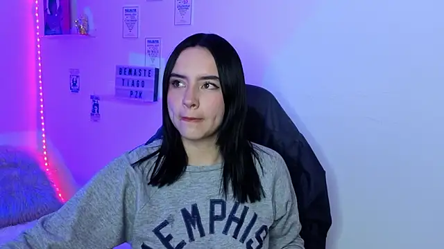 Emily Lindey online show from 6, 3, 2026