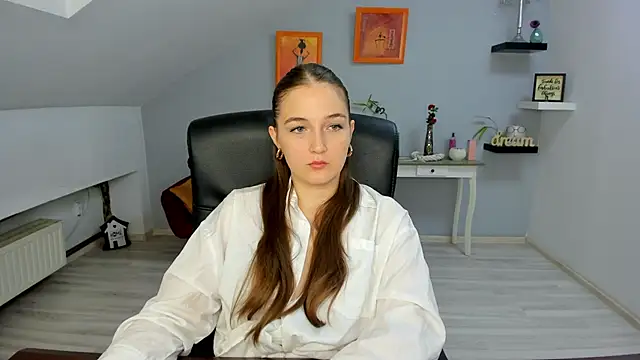 AnneWilsonn online show from 9, 11, 2025