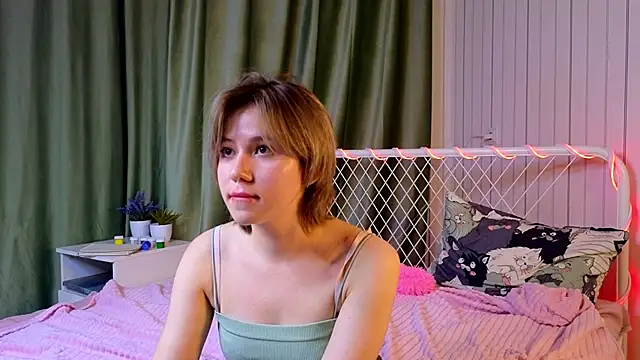 AlisiaEthen online show from 1, 11, 2025