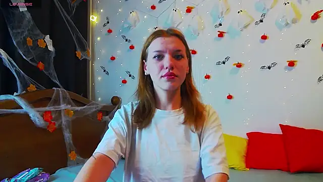 MeganNewCat online show from 5, 11, 2025