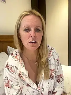 Snapshot of madamlillyrose chatting on 24, 10, 2025 madamlillyrose online show from 24, 10, 2025