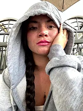 PamelaJonsom  online show from 14, 1, 2026