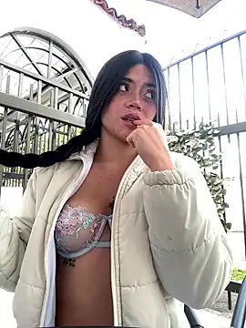 PamelaJonsom  online show from 13, 1, 2026