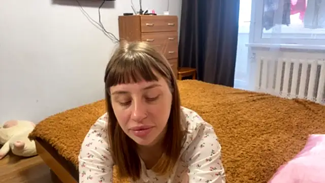 Snapshot of JenevaRuppel chatting on 19, 10, 2025 JenevaRuppel online show from 19, 10, 2025