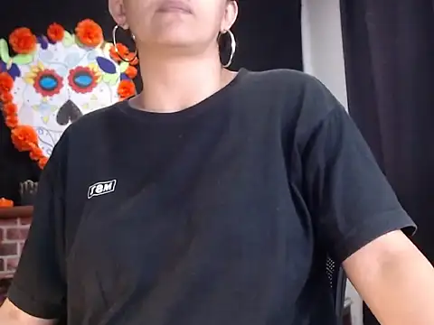 Lucyy Naugthy online show from 11, 11, 2025