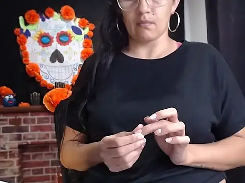 Lucyy Naugthy online show from 19, 11, 2025