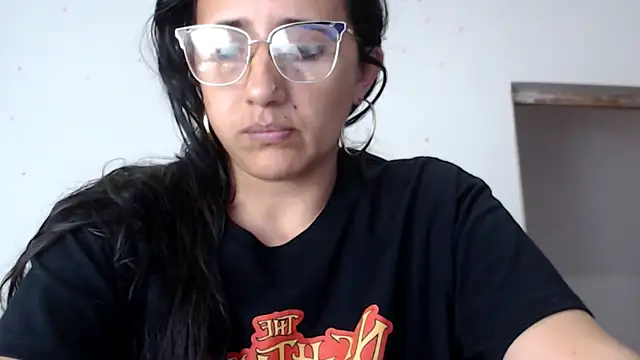 Lucyy Naugthy online show from 18, 12, 2025