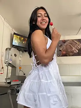 Snapshot of Nahomy_cute1 chatting on 12, 11, 2025 Nahomy cute1 online show from 12, 11, 2025