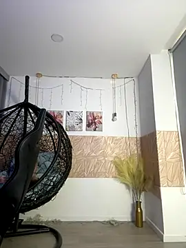 Snapshot of Nahomy_cute1 chatting on 27, 11, 2025 Nahomy cute1 online show from 27, 11, 2025