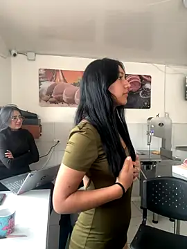 Snapshot of Nahomy_cute1 chatting on 6, 11, 2025 Nahomy cute1 online show from 6, 11, 2025