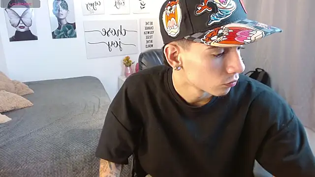 AmethystShadow17 online show from 5, 11, 2025