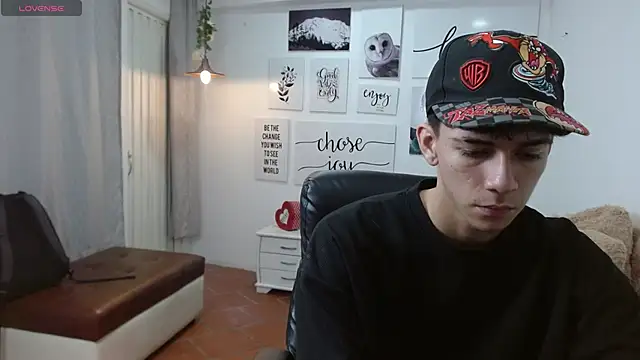 AmethystShadow17 online show from 12, 11, 2025