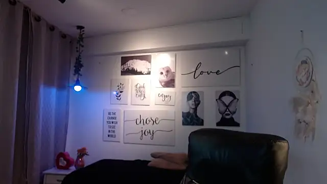 AmethystShadow17 online show from 11, 1, 2026