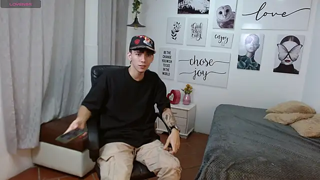 AmethystShadow17 online show from 9, 11, 2025