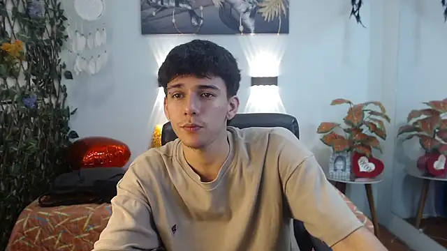 AmethystShadow17 online show from 1, 4, 2026