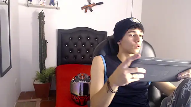 Snapshot of AmethystShadow17 chatting on 5, 5, 2026 AmethystShadow17 online show from 5, 5, 2026