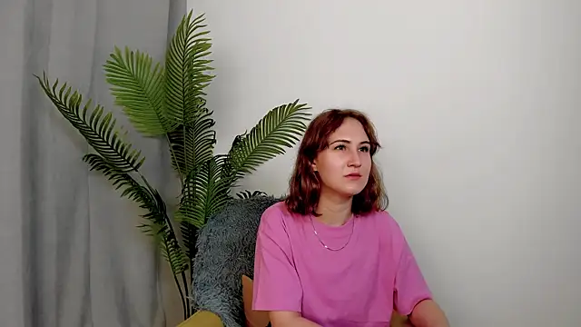 Snapshot of LeonidaMegill chatting on 15, 10, 2025 LeonidaMegill online show from 15, 10, 2025