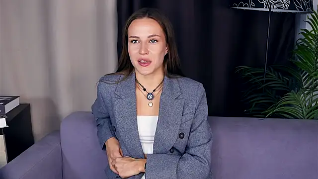 Snapshot of EthelynMuzio chatting on 14, 10, 2025 EthelynMuzio online show from 14, 10, 2025