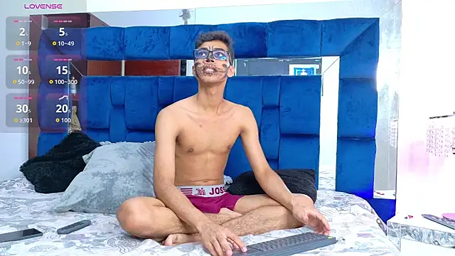 Desire4Duo online show from 31, 10, 2025